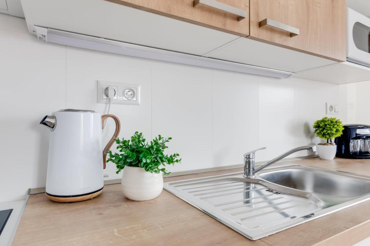 Apartmán Modern, Bright And Spacious *