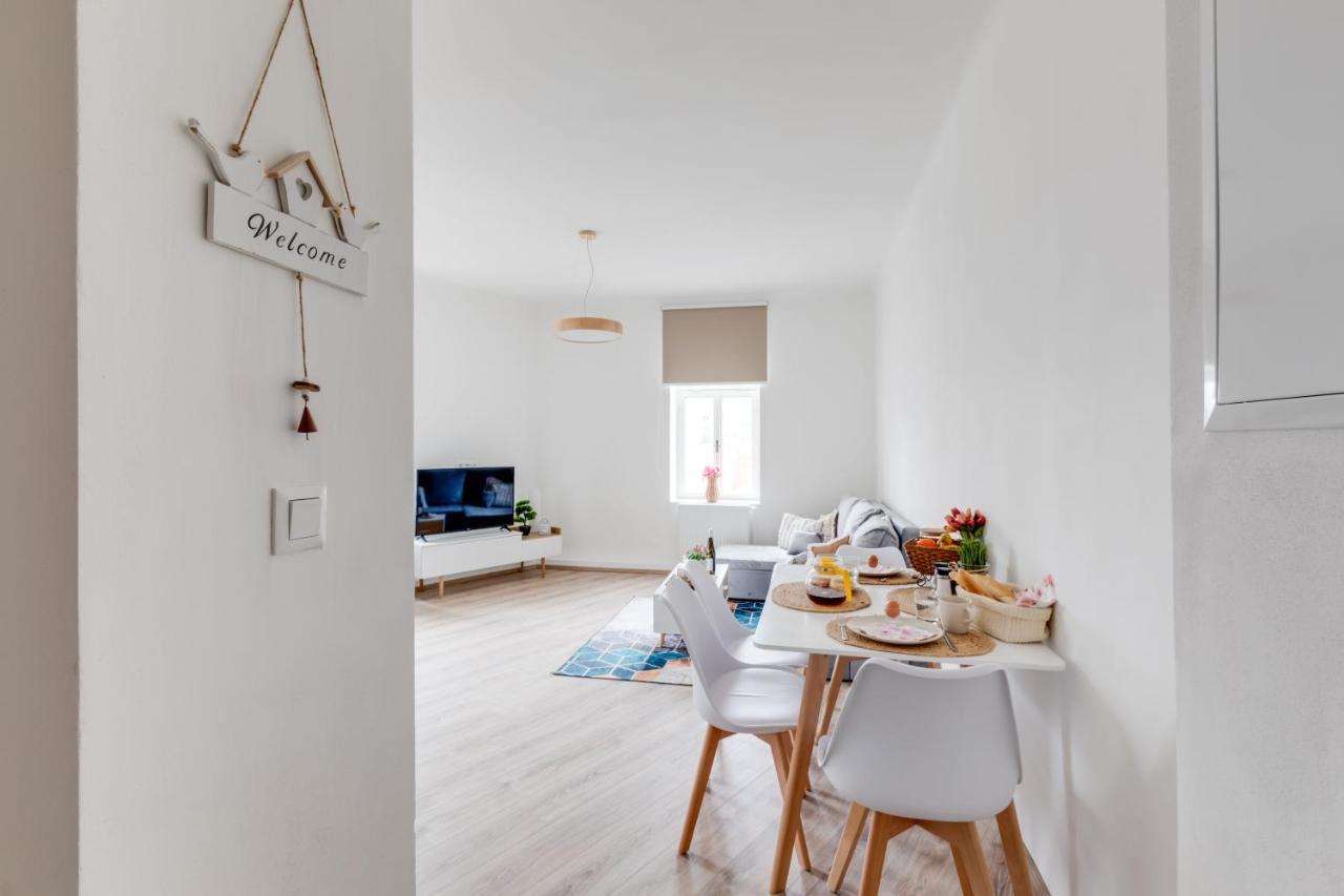Modern, Bright And Spacious Apartmán *