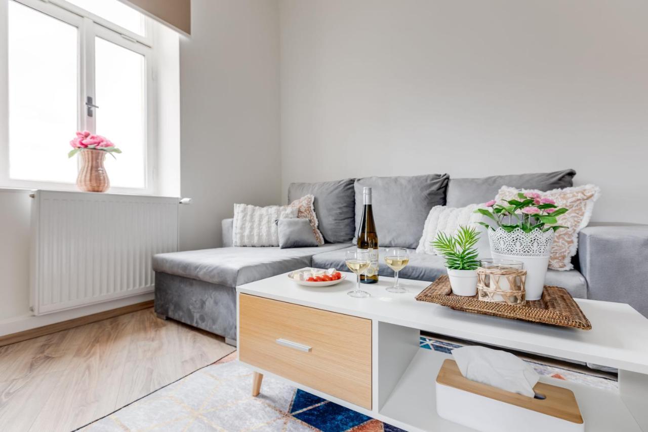 Apartmán Modern, Bright And Spacious Praha