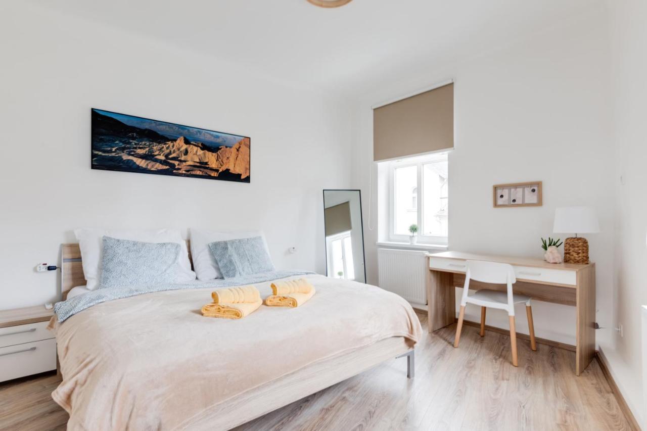 Apartmán Modern, Bright And Spacious *